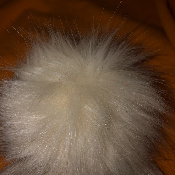 Renee's NYC Accessories | Renee's NYC Access Hat - Picture 4 of 5